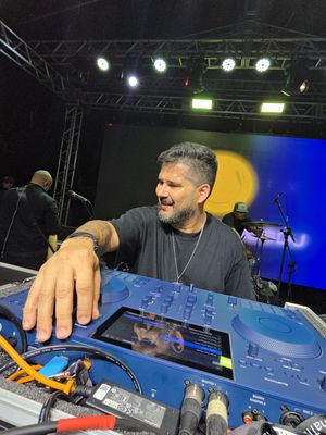 Image post by @carlinhosdj on Instagram