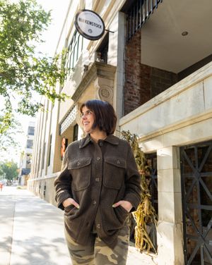 Image post by @threadsdowntown on Instagram