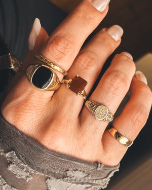 Image post by @maejeanvintage on Instagram