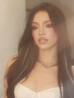 Image post by @girlset on Instagram