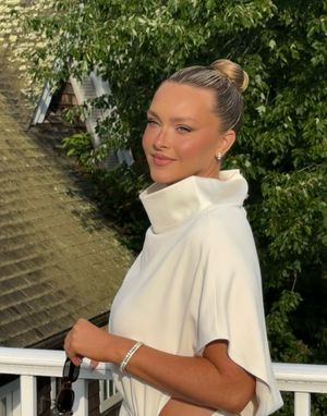 Image post by @camillekostek on Instagram