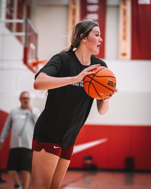 Image post by @RazorbackWBB on Twitter