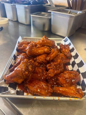 Image post by @wingnutzbarandgrill on Instagram
