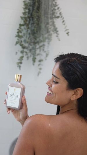 Video post by @RahuaBeauty on Facebook