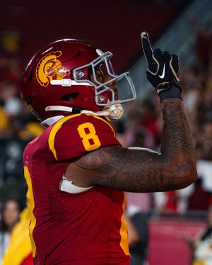 Image post by @uscfb on Instagram