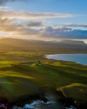 Image post by @thewildatlanticway on Instagram