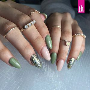 Image post by @jael_jhnails on Instagram