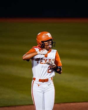Image post by @texassoftball on Instagram