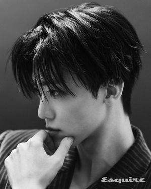 Image post by @esquire.korea on Instagram