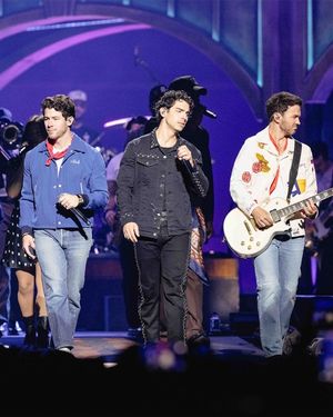 Video post by @moda_center on TikTok