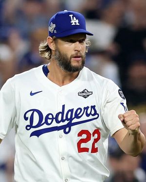 Image post by @YahooSports on Facebook