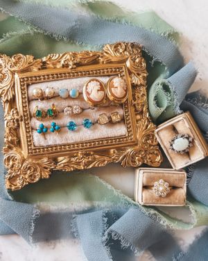 Image post by @maejeanvintage on Instagram