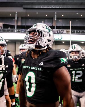 Image post by @undfootball on Instagram