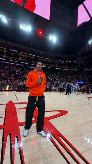 Video post by @HoustonRockets on Twitter