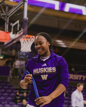 Image post by @uw_wbb on Instagram