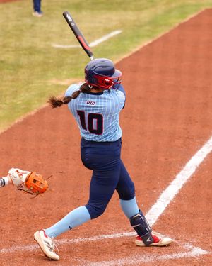 Image post by @uic_softball on Instagram