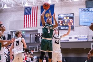 Image post by @oregonsportsphotos on Instagram