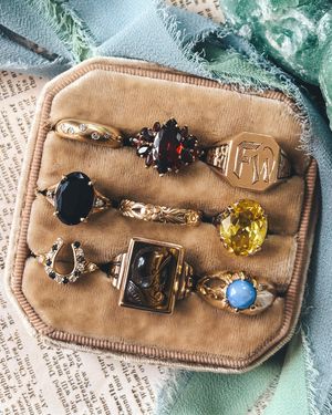 Image post by @maejeanvintage on Instagram