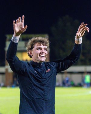 Image post by @elonmsoccer on Instagram