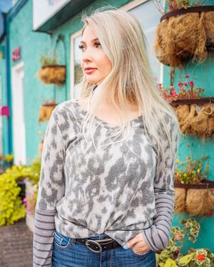 Image post by @shopfillyflair on Instagram