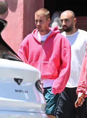 Image post by @people on TikTok