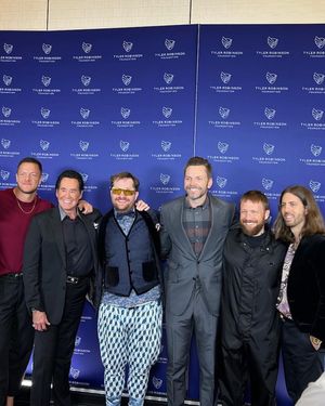 Image post by @waynenewtonmrlv on Instagram