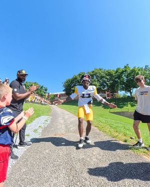 Image post by @steelersyouthfb on Instagram