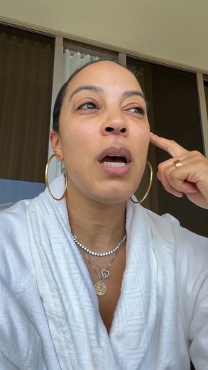 Video post by @angelarye on Instagram