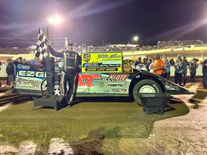 Image post by @markofvalordirt on Facebook