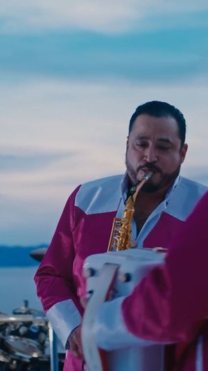 Video post by @losrielerosdelnorte on Instagram