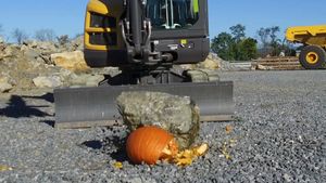 Video post by @volvocena on Facebook