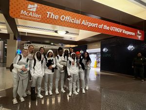 Image post by @UTRGVwbb on Facebook