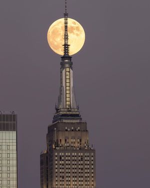 Image post by @empirestatebldg on Instagram