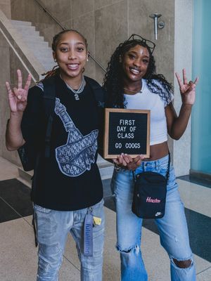 Image post by @uhcougarwbb on Instagram