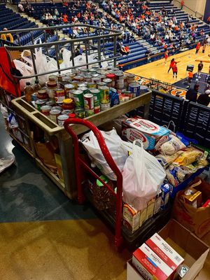 Image post by @hopecollegevolleyball on Facebook