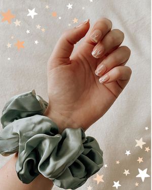 Image post by @impresslashes on Instagram