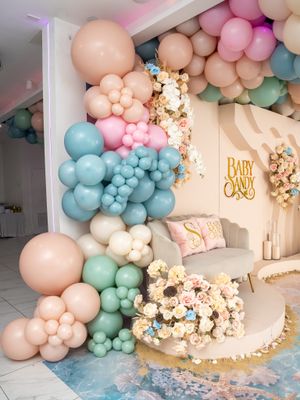 Image post by @partyup_balloons_by_melissa on Instagram