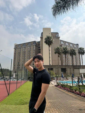 Image post by @livehooni on TikTok