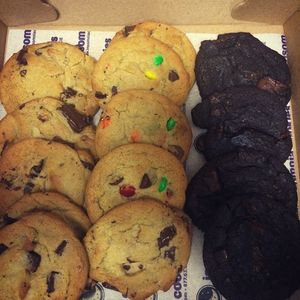 Image post by @insomniacookies on Instagram