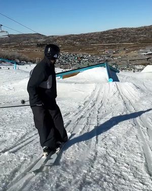 Image post by @newschoolers on Instagram