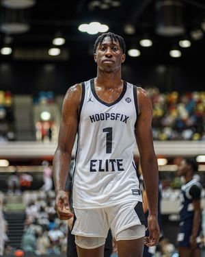 Image post by @lizzyhcreates on Instagram