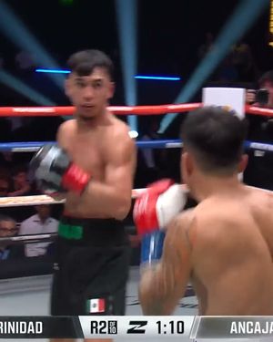 Image post by @zuffaboxing on Facebook