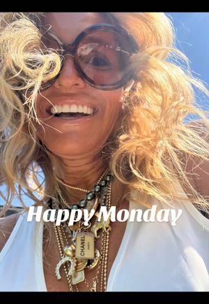 Video post by @shop.with.caroline on TikTok