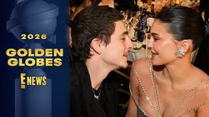 Video post by @enews on YouTube