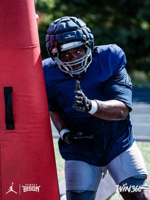 Image post by @hubisonfootball on Instagram