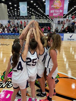 Image post by @TFNsRun4Roses on Twitter