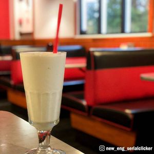Image post by @friendlys on Instagram