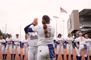Image post by @uwsoftball on Instagram