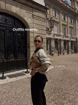 Video post by @carlotagrandeb on TikTok