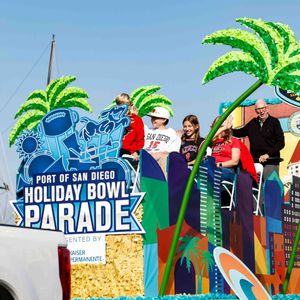 Image post by @holidaybowl on Instagram
